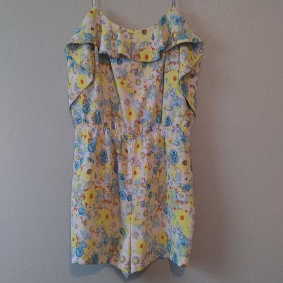 TOPSHOP Ruffled Floral Romper - Picture 3 of 7